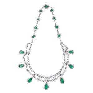 Lot 075 White gold necklace with diamonds and Colombian emeralds