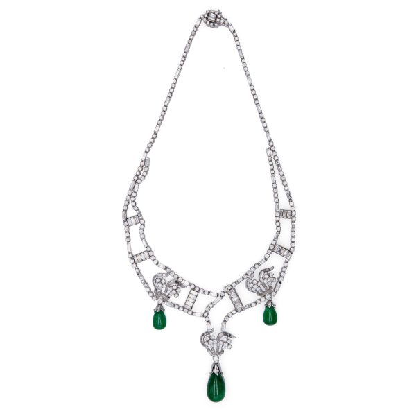 Lot 076 White gold necklace, with diamonds and Brazilian emeralds