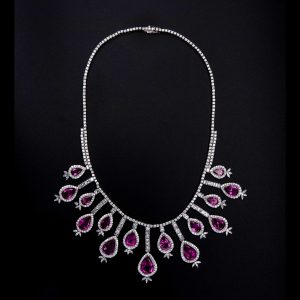 Lot 081 White gold necklace with diamond and tourmaline