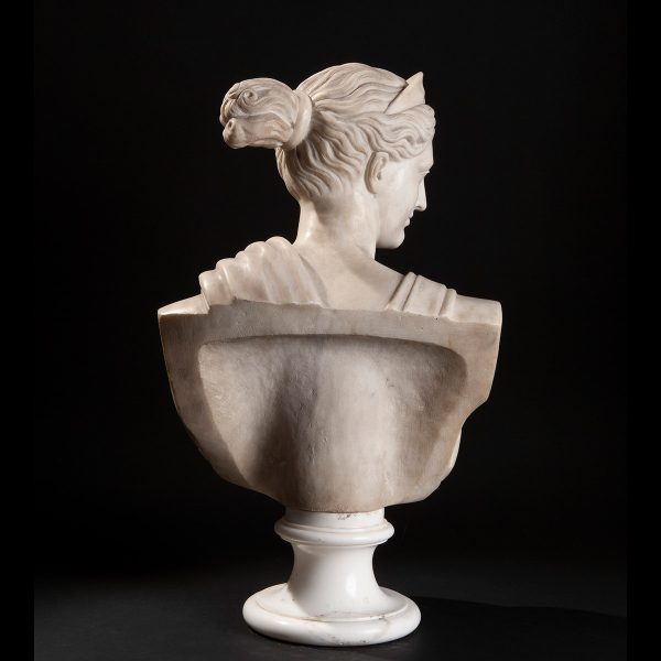 Lot 010 - Bust of Diana, 19th century