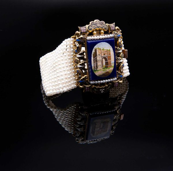 Lot 124 Bracelet made of beads, micromosaics and enamels, Rome 19th century