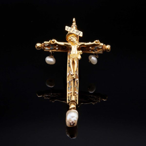 Lot 130 Antique cross pendant made of gold, enamels and pearls