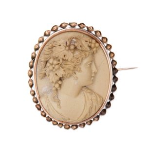 Lot 144 Gold brooch with cameo, Italy 19th century