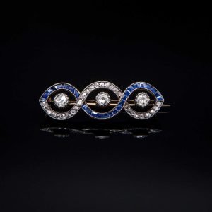 Lot 029 Brooch made of yellow gold, silver, diamonds and sapphires