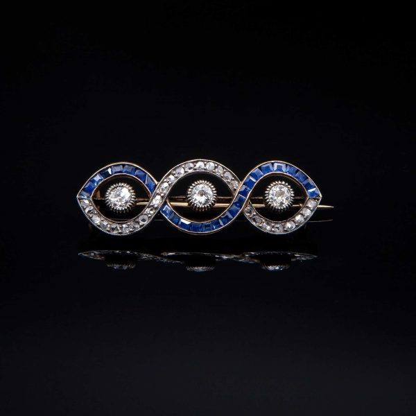 Lot 029 Brooch made of yellow gold, silver, diamonds and sapphires
