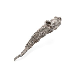 Lot 072 - Silver horn depicting the Goddess Fortuna